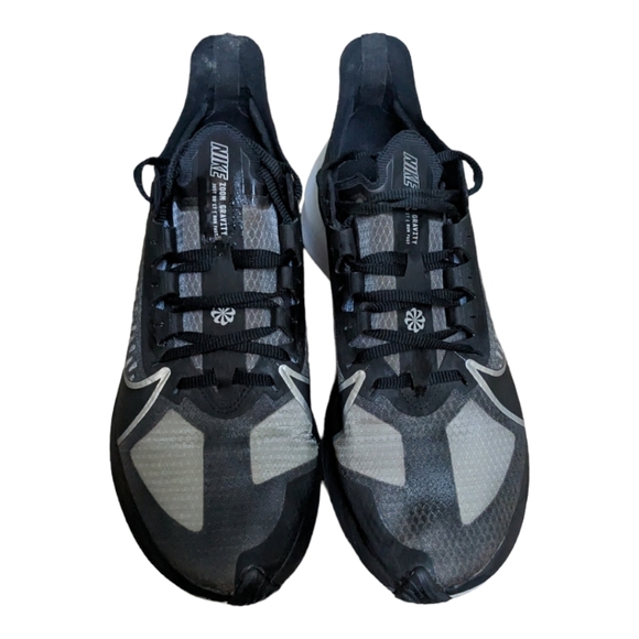 Nike Zoom Gravity running sneakers EUC Women's 8 black white lightweight current - Picture 5 of 10